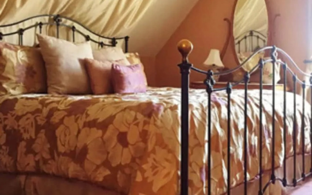 Inn At The Canal Bed & Breakfast