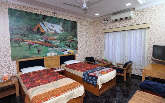 Trishul Hotel