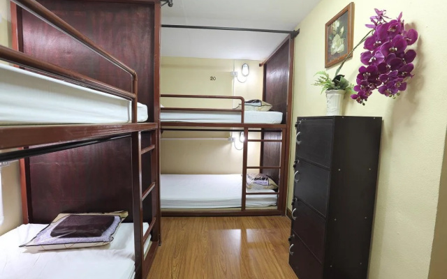 @Home Hostel Wua Lai