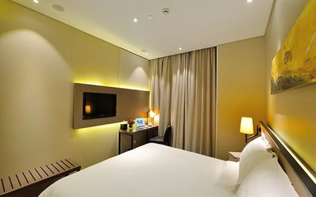 Home Inn Plus Kunming Cui Hu