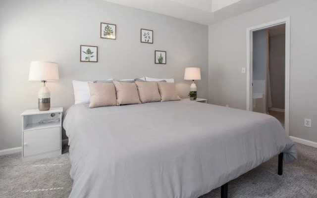 Basketball Court Cozy 3 BR in Decatur