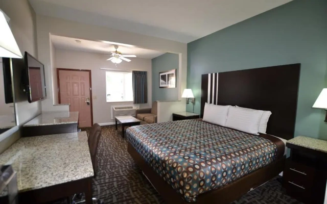 Relax Inn Motel and Suites Omaha