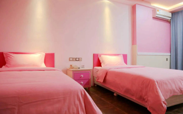 Golden Days Hotel