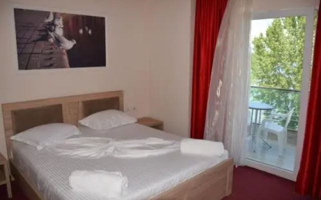 Hotel Pogradeci 2