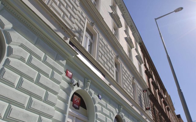 Отель Residence VYSTA Чехия, Прага - 2 отзыва об отеле, цены и фото номеров - забронировать отель Residence VYSTA онлайн вид на фасад