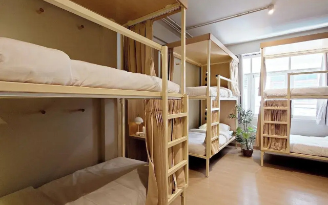 Au Luna Bangkok Hostel