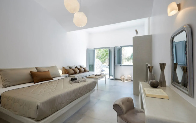 Amara Suites Santorini