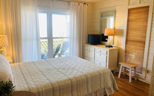 King Of The Sea 4 Bedroom Home by RedAwning