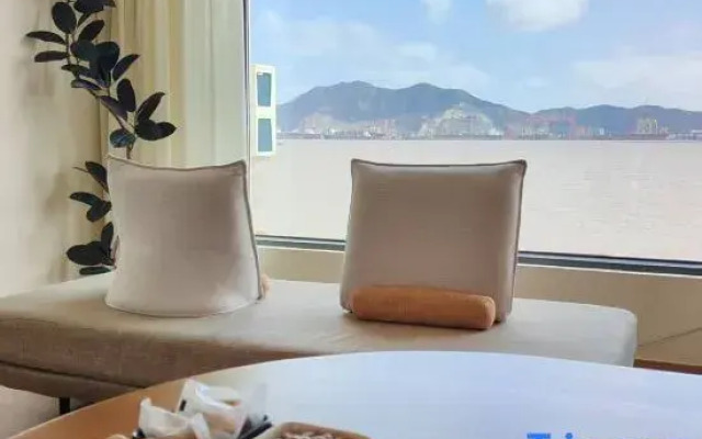 Yujianhai Terrace Seaview Homestay (Lighthouse Museum)