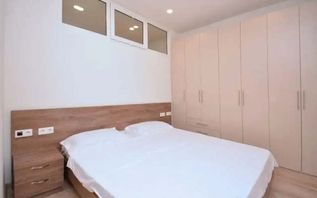 Apartment by Luxe Group PU383