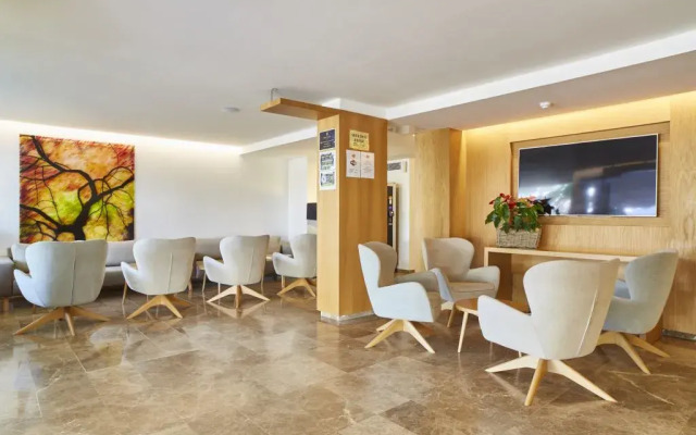 Invisa Aparthotel Casa Luis