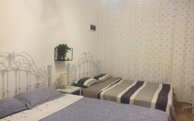 Lin Jiang Apartment