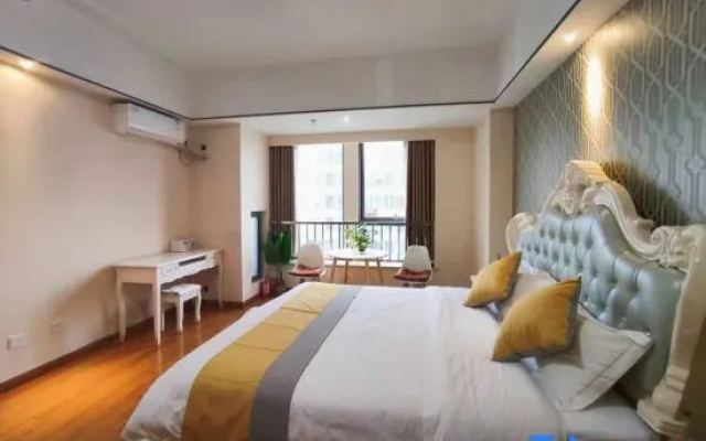 Youth Sunshine Apartment (Taizhou Wanda Store)