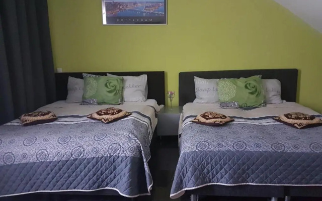 Sewdien’s Apartment Maashaven