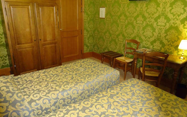Logis Hôtel De La Cloche