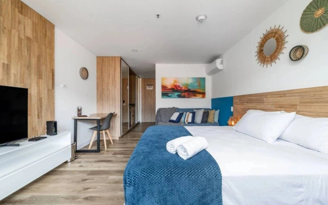 Go Living Suites - 1010