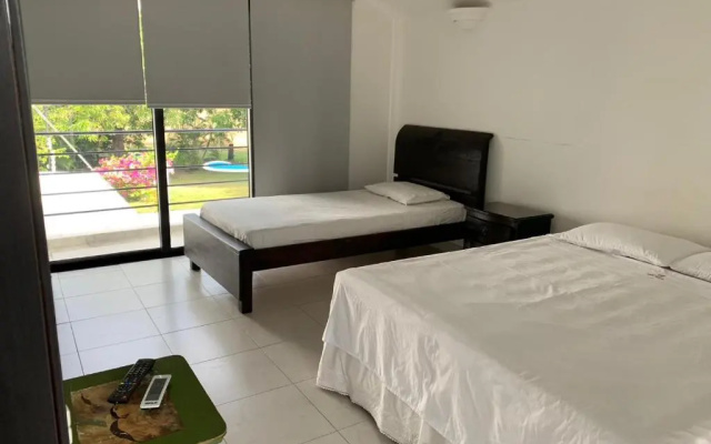 Casa Girardot Condominio El peñon 5 Habitaciones.