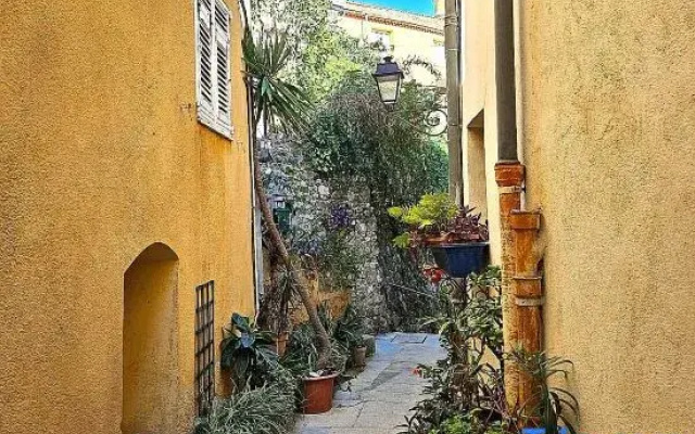 The Golden Palm in Menton up to 4 guests