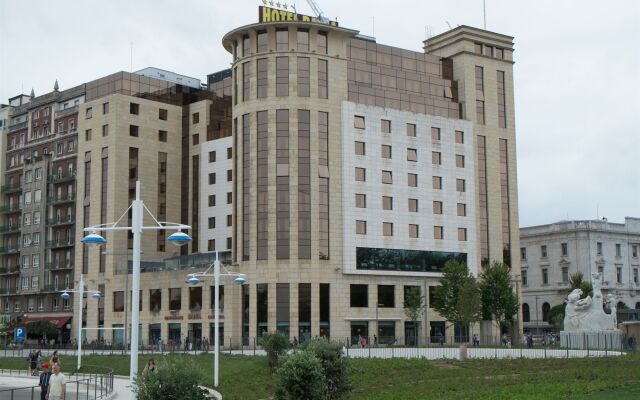 Отель Bahia Испания, Сантандер - 1 отзыв об отеле, цены и фото номеров - забронировать отель Bahia онлайн вид на фасад