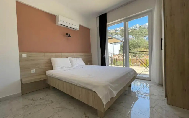 Kaş Eylül Suit Apart