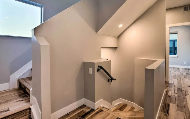 Trendy Denver Townhouse ~ 3 Miles to Downtown!