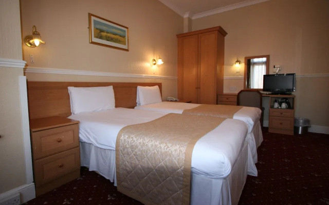 Grange Moor Hotel