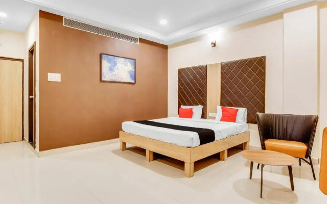 Hotel Solitaire by OYO Rooms