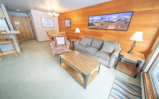 Lakeside 1476