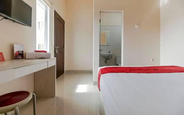 Fabel Homestay by RedDoorz