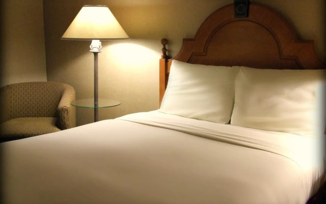 Ramada by Wyndham Milwaukee