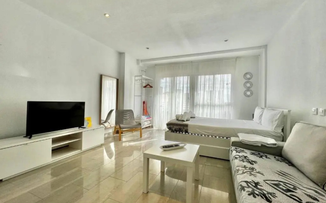 Riscal 6 by United Renters