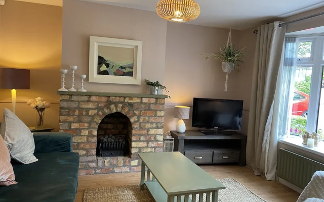 Remarkable 3-bed House in Belfast
