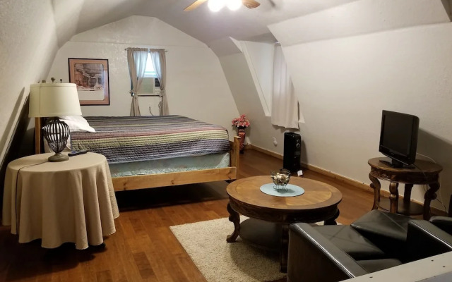 Mendelbaum Winery Guest Cabins
