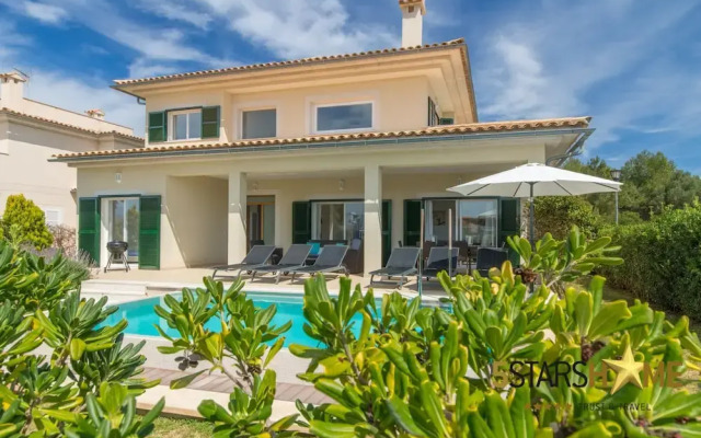 Mar 1 Family Villa Near Beach