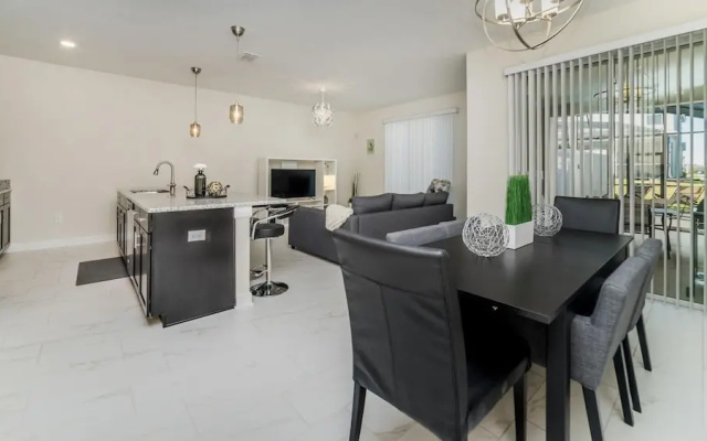 9055 Dogleg Drive