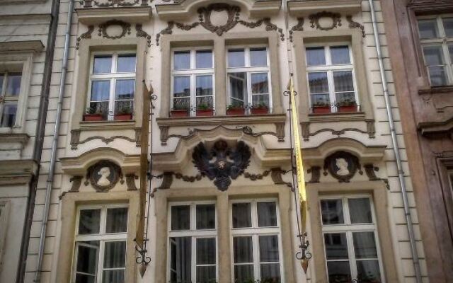 Отель Residence U Černého Orla Прага вид на фасад