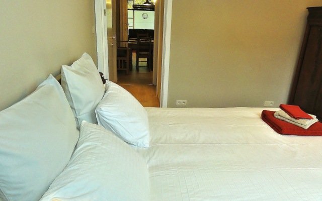 Отель Train Flat Apartment Brussels Бельгия, Брюссель - отзывы, цены и фото номеров - забронировать отель Train Flat Apartment Brussels онлайн комната для гостей