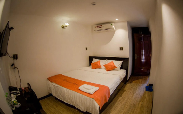 Laverne Hotel