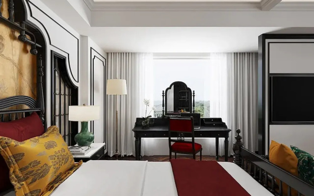 Grand Royal Riverside Hue, Fusion Collection