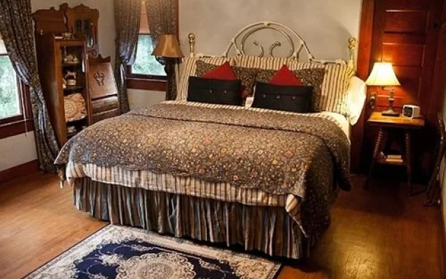 The Hale House Inn