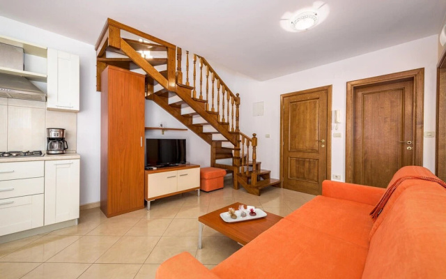 Awesome Home in Basanija With Wifi and 2 Bedrooms