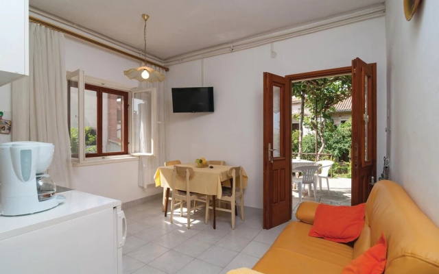 Amazing Apartment in Supetar With 1 Bedrooms and Wifi