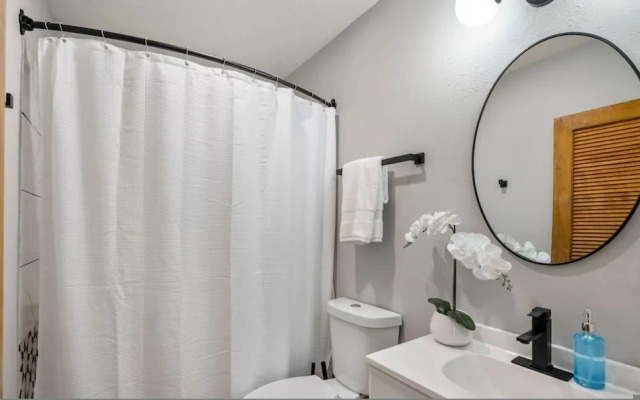 Gated Studio Near Downtown Houston and NRG