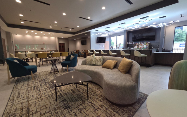 Holiday Inn St. Louis Fairview Heights by IHG