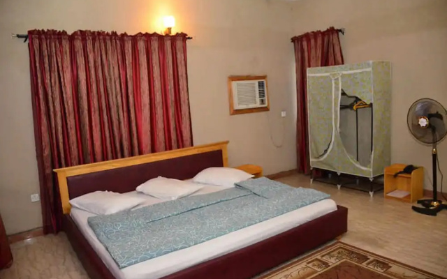 Queens way Resorts