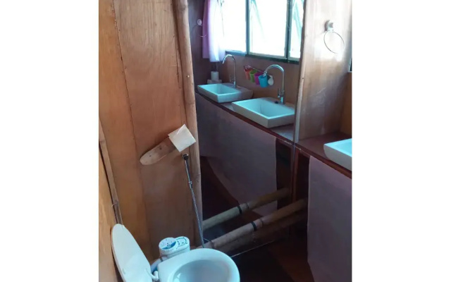 Paolyn Houseboats Coron Island