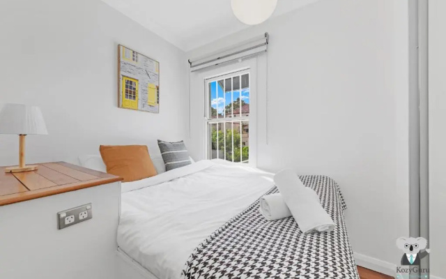 KOZYGURU Redfern Lovely 2 Bedroom Terrace 1x FREE Parking NRE005