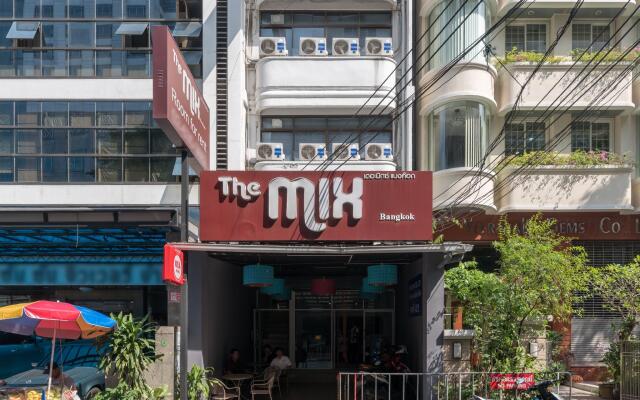 Отель The Mix Bangkok - Silom Бангкок вид на фасад