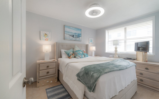6700 Sunset Way Unit 702