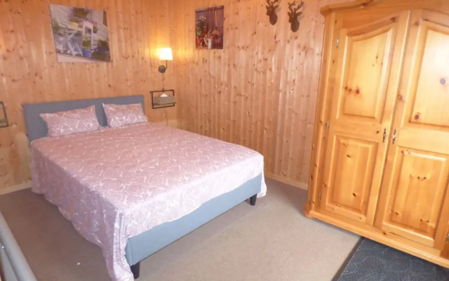 Serene Chalet in Honningen Eifel with garden in the lap of nature